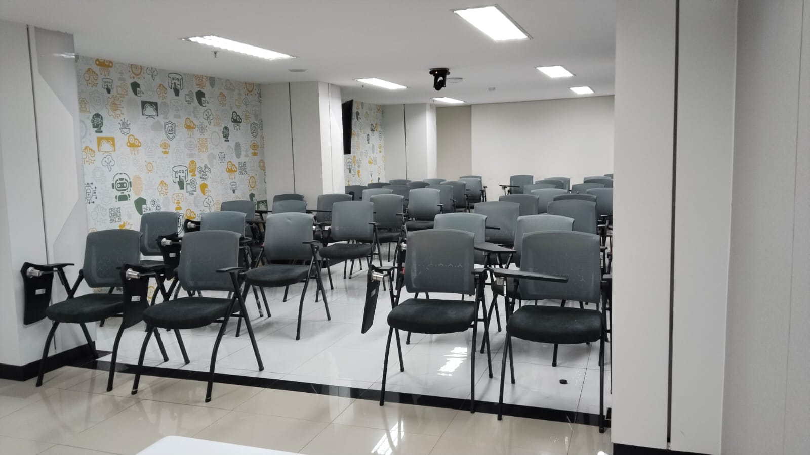 RUANG KULIAH HYBRID_03